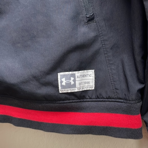 Under Armour Jacket. Size: Large - Picture 5 of 8